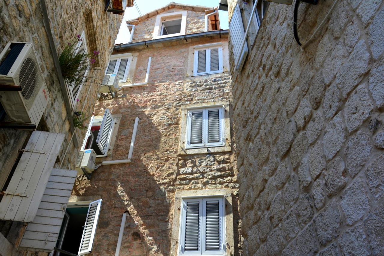 Montenegro Backpackers Home Budva Exterior foto